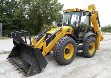 Экскаватор-погрузчик JCB 4CX